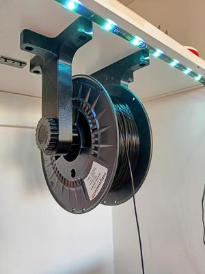 Overkill filament roll hanger