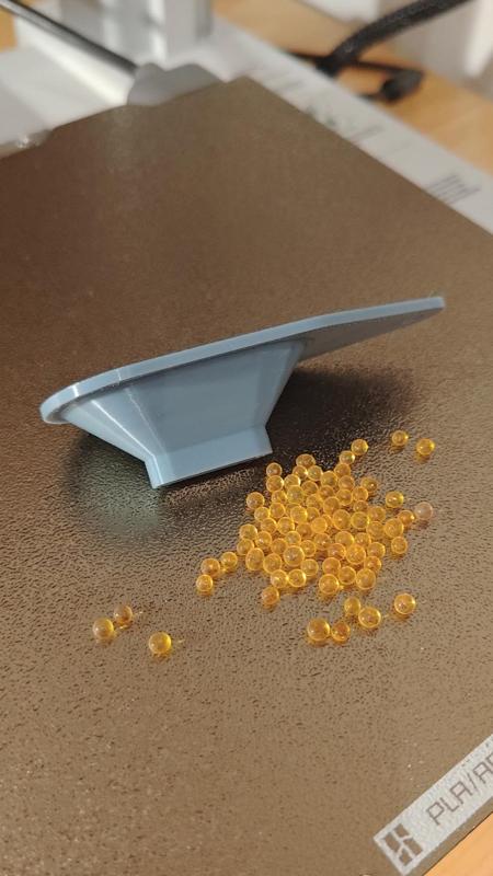 Funnel for silica box