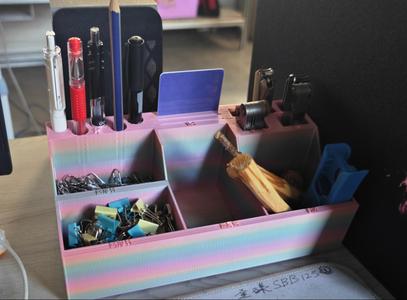 Pen holder