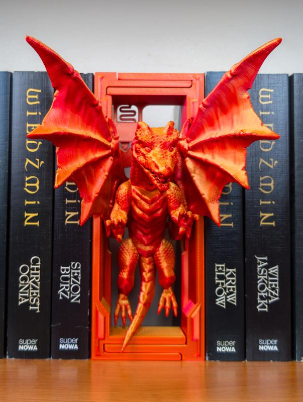 Flying Dragon Adjustable Book Nook
