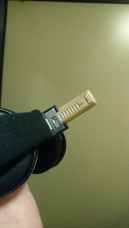 Earpiece holder for Urbanears Plattan ADV