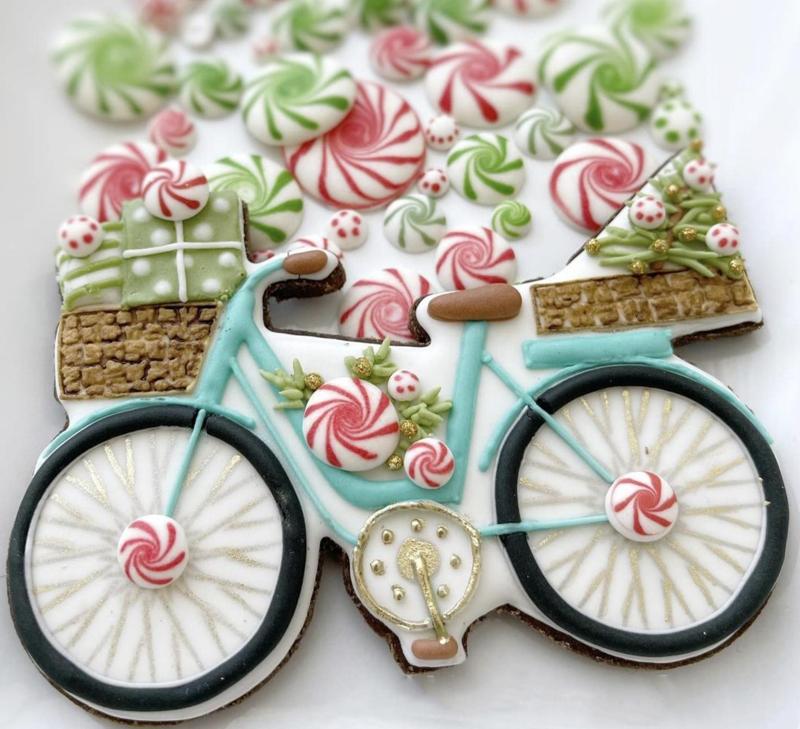 Yuletide Joy Ride: Christmas Bicycle Cookie Cutter with Candy Baskets