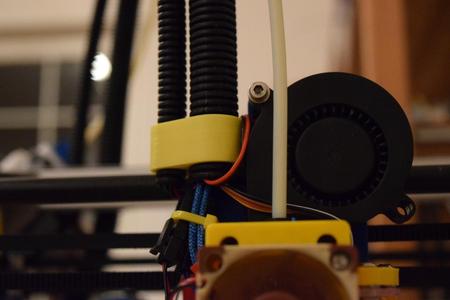 Hypercube corrugated pipe bracket