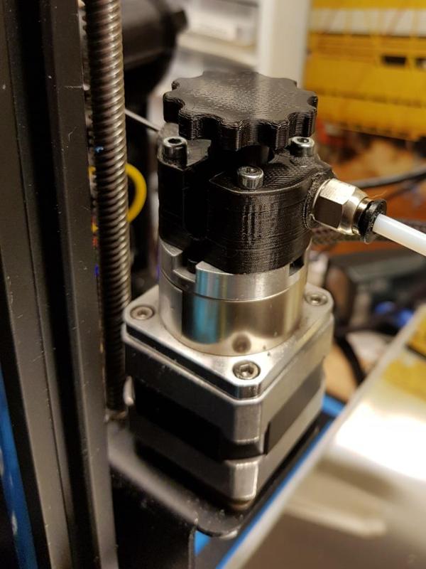 Filament knob for geared extruder