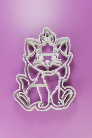 MARIE ARISTOGATOS - FRONT COOKIE CUTTER