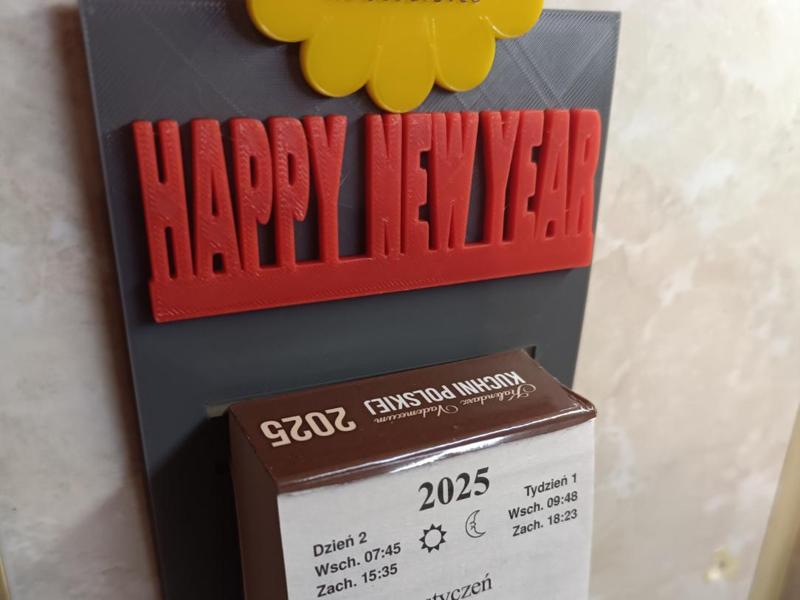 Tear-off calendar pendant