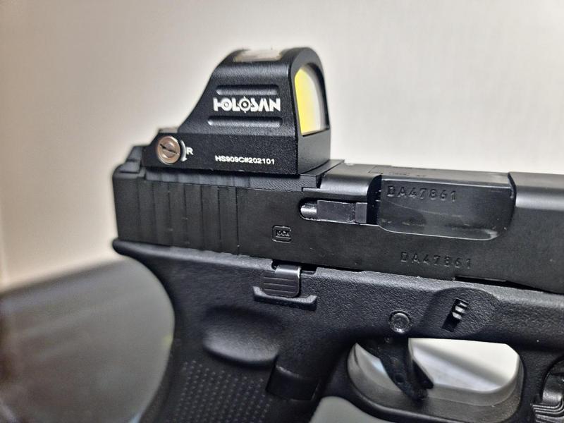 GHK Glock17 Gen5 - Reflex Sight Adapter (RMR Plate)