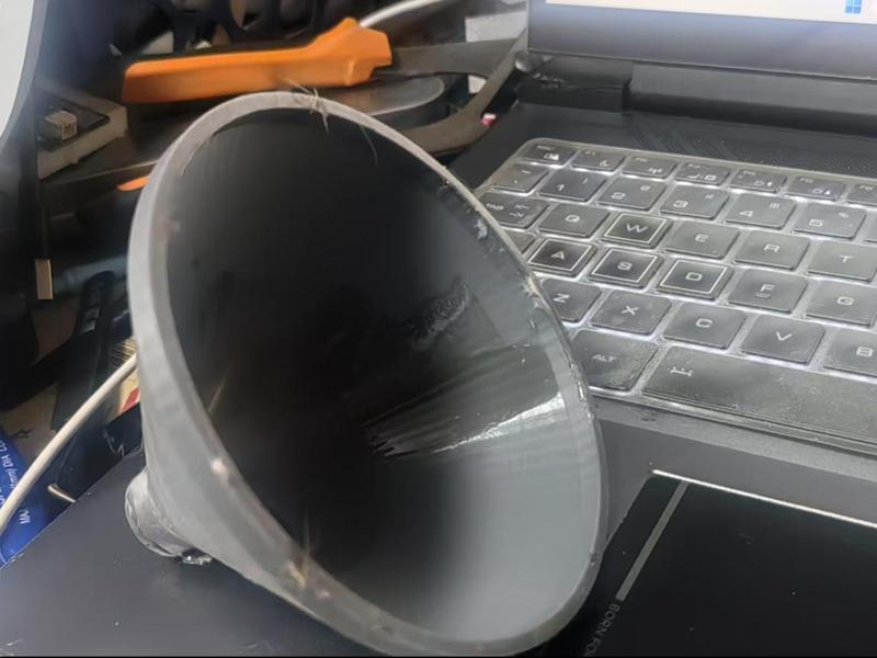 Photopolymer resin funnel