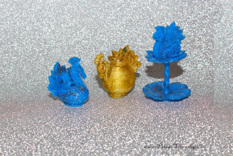 Table service in peacock design - etagere, jug and bonbonnière