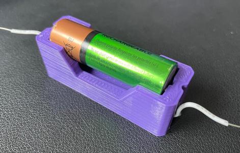 AA and AAA combined battery holder