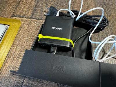 Doppeleinschub mit Haltepunkgen für USB Netzteil   