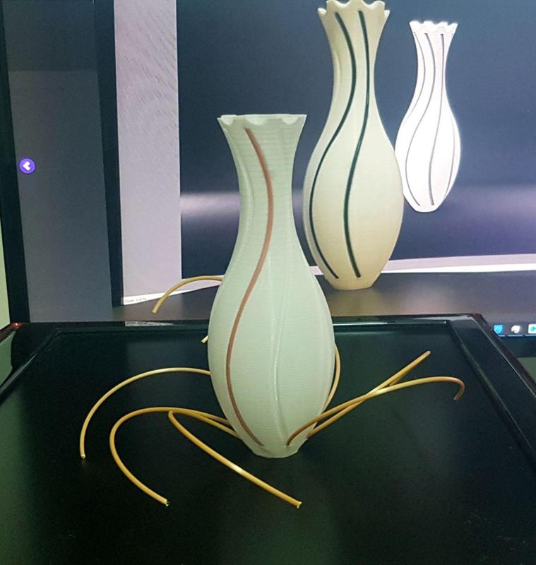 filament vase , vase à filaments