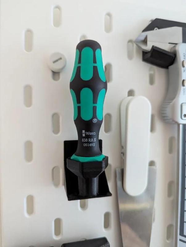 Wera 838 RA S Skadis mount with 2.5mm T-Nut   