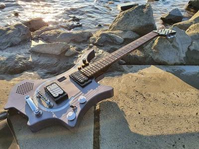 Rock-O-Mat 2000 Electric Guitar with Amp and Light (battery-powered)