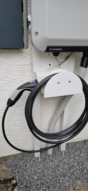 Wallbox type 2 plug and cable holder for up to 7.5m