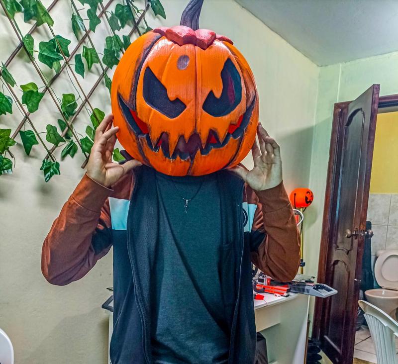 Magnetic pumpkin helmet for Halloween - Giant Pumpkin
