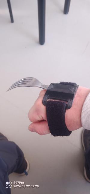 hand amputation utensil holder