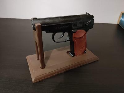 Pistolet Makarova Display Stand