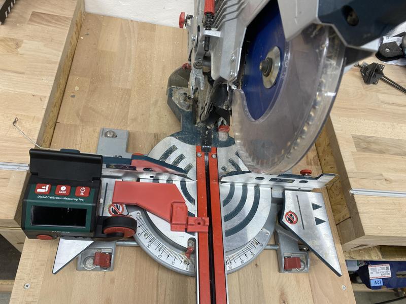 Adapter for Bosch GCM 8 and Parkside PDKM A1 digital calibration measuring tool