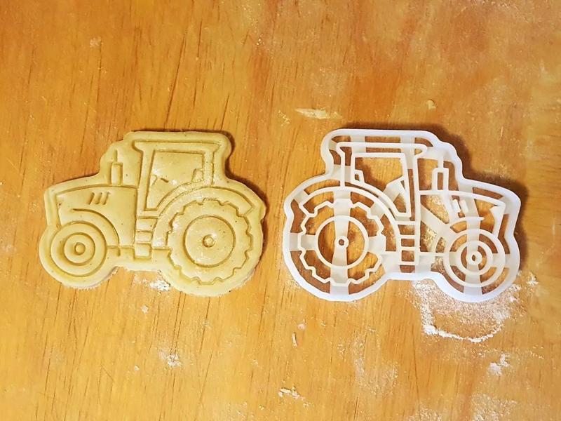 Tractor cookie cutter
