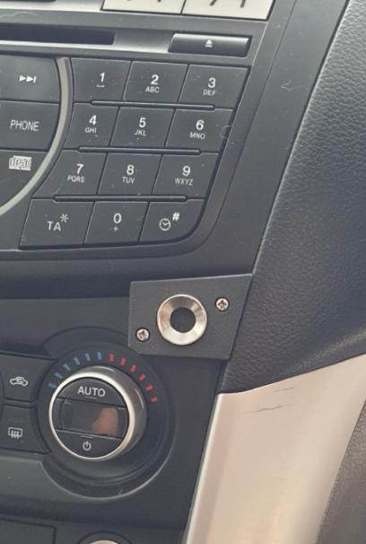 UHF mount Mazda BT50 UP