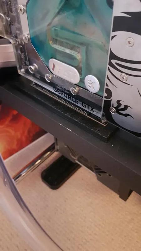 Bracket for a 270 degree riser on Thermaltake Core P5   