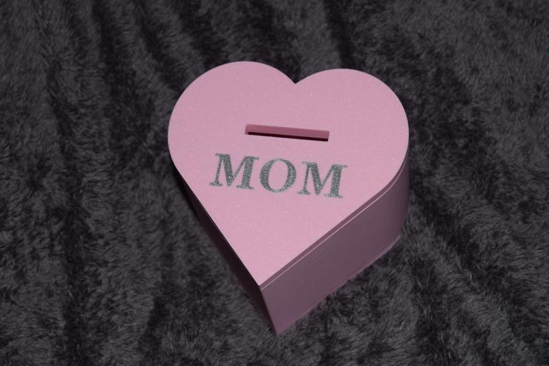 Mothers Day Heart Money box. 1 plate, laid on face