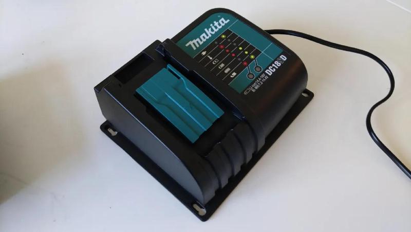 Makita DC18SD Charger Mount   
