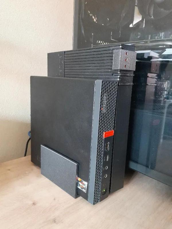 Stand de bureau Livebox 5 et mini pc Lenovo Thinkcentre   