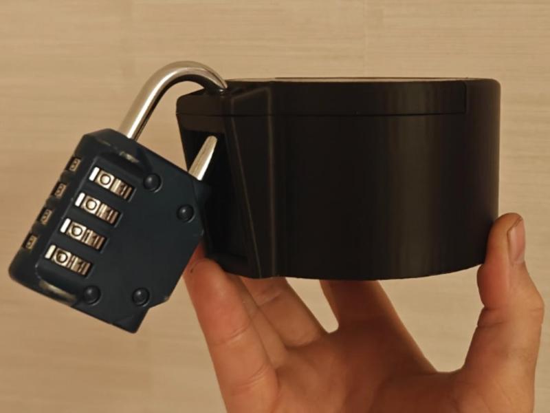 Anonymous looking locking Jewelry box for travel