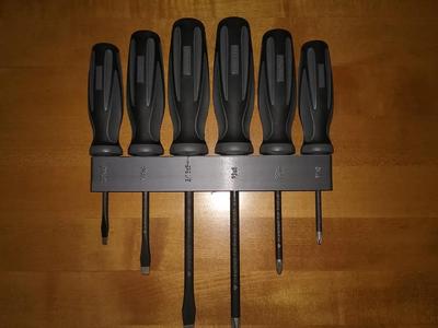 Craftman Exterme Grip 6-Piece Diamond Tip Screwdriver Set holder/organizer   