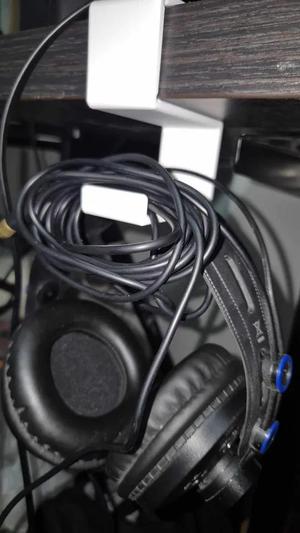 Headphones Deck Hanger   