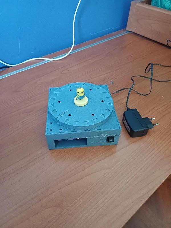 Motorized Rotating Display Base for Photogrammetry & 3D Showcase   