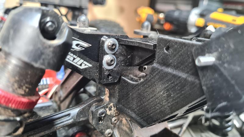 Team Corally Kagama Flex Wing support