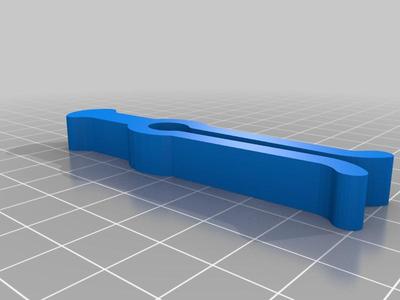 Clips to hold mesh weir/overflow guard