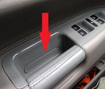 Volkswagen Touareg door plug