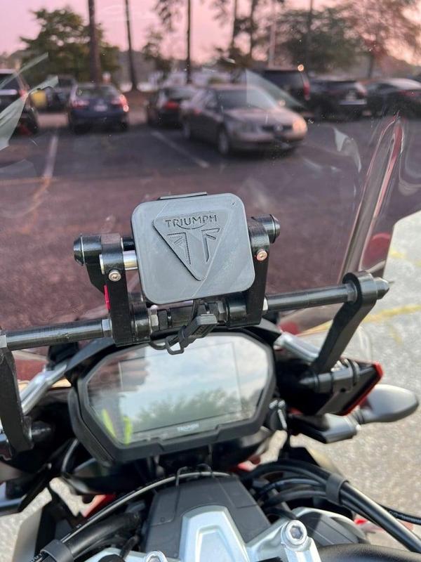 Zumo XT Cover Triumph Logo