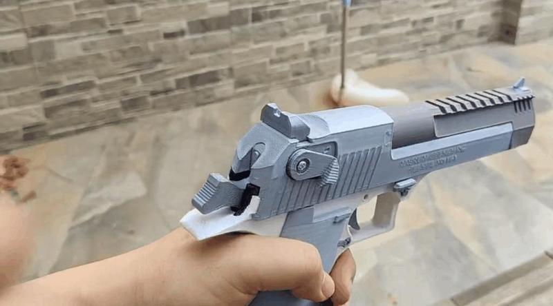 Desert Eagle Movie Prop Ejector Model