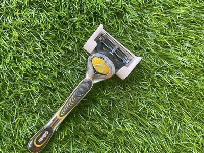 Gillette holder