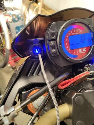 USB charger holder for Kawasaki Z1000/Z750