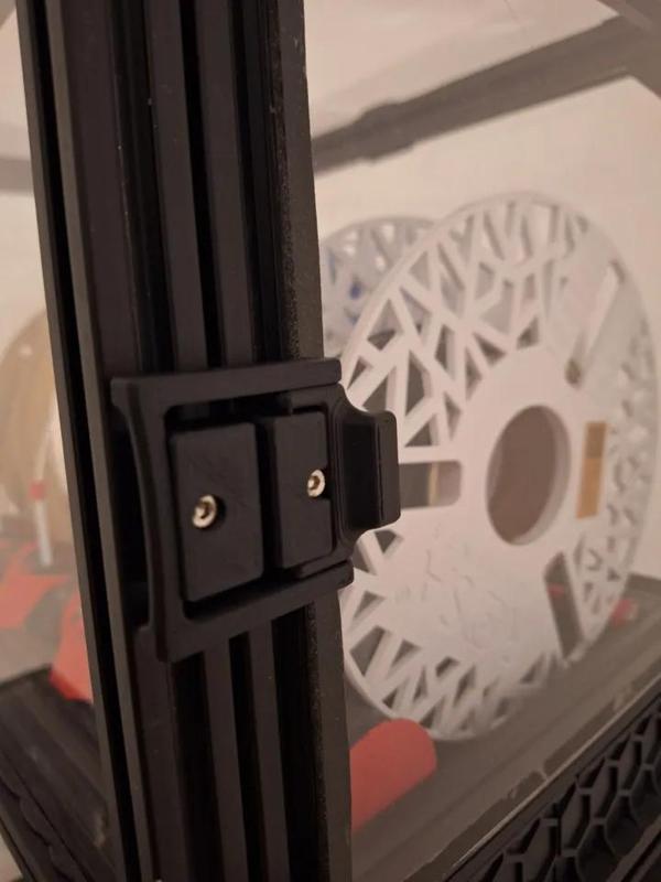 Extrusion latch handle for Voron fridge door mod   