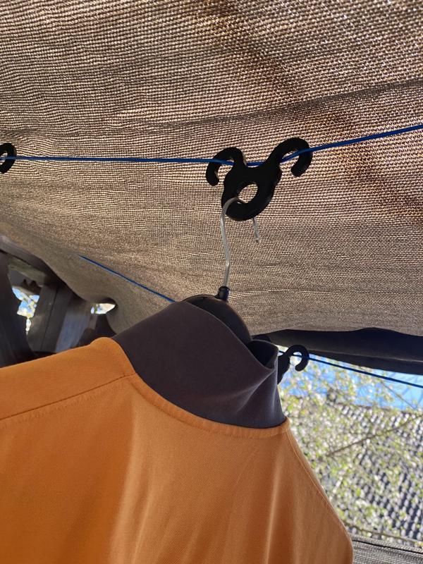 Clothesline Hanger