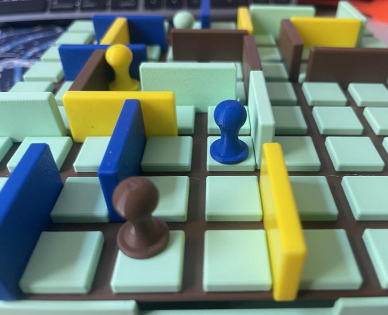 Quoridor (Maze Board Game) - With Box