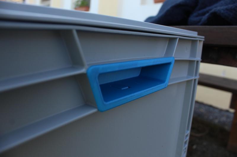 TBA Euro container handle insert