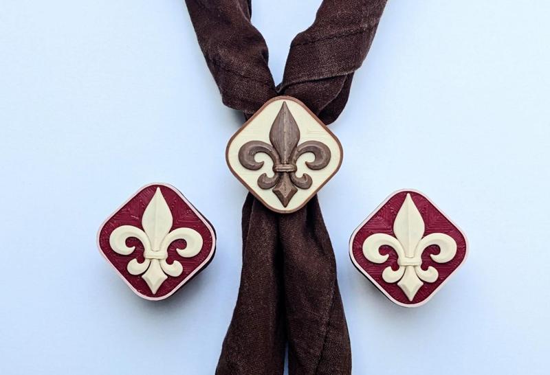 Fleur de lis woggle (turbánek)