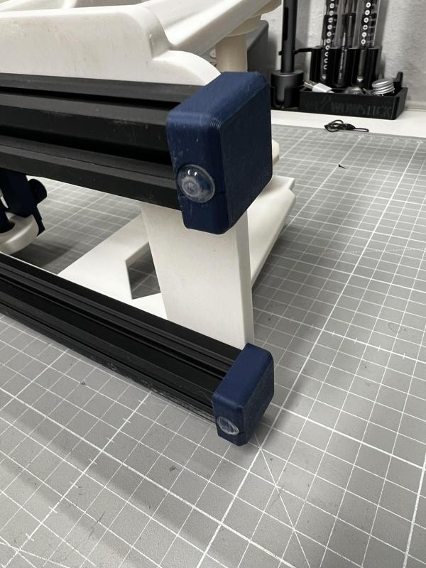 Damping feet for ITEM 2020 profiles