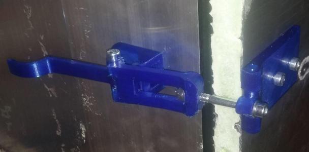 Pressing close mechanism