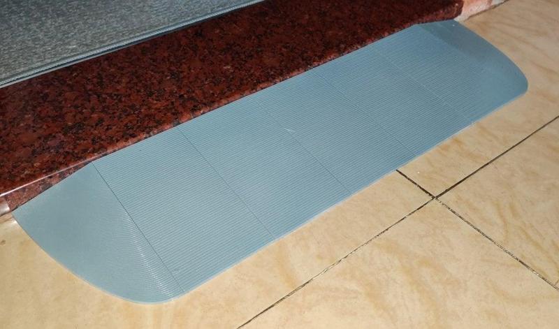 Ramp for vacuum robots