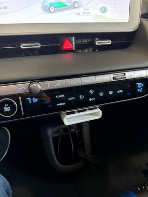 iPhone 15 Pro CarPlay Dock