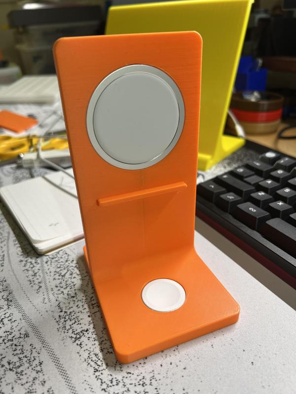 iPhone Pro Max Nightstand